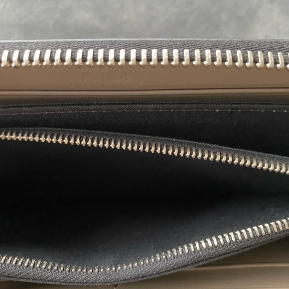Fendi wallet - Picture 5 of 11